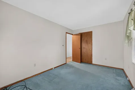 1174 46TH Avenue East Moline IL 61244