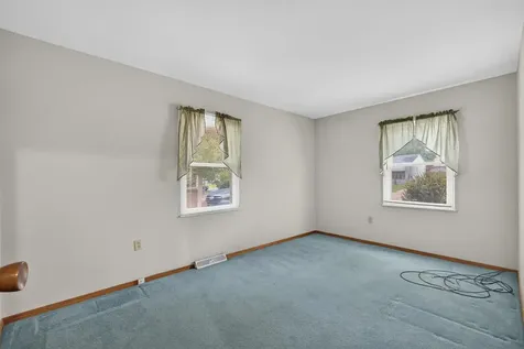 1174 46TH Avenue East Moline IL 61244