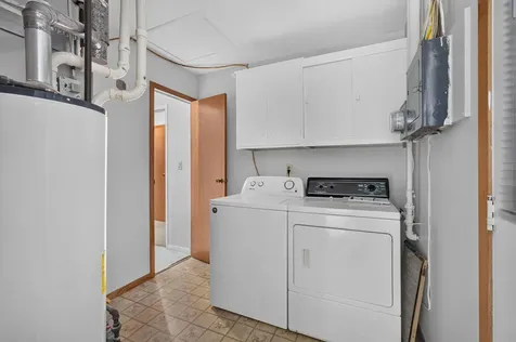 1174 46TH Avenue East Moline IL 61244