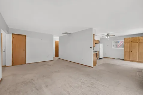 1174 46TH Avenue East Moline IL 61244