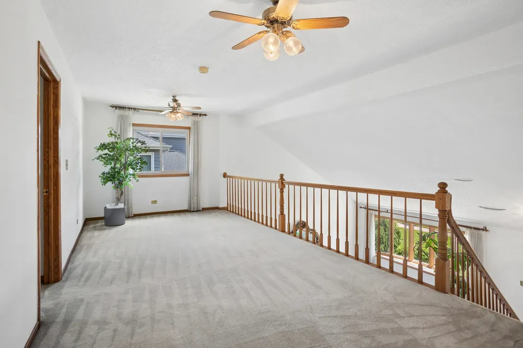 1280 North Aspen Way Addison IL 60101