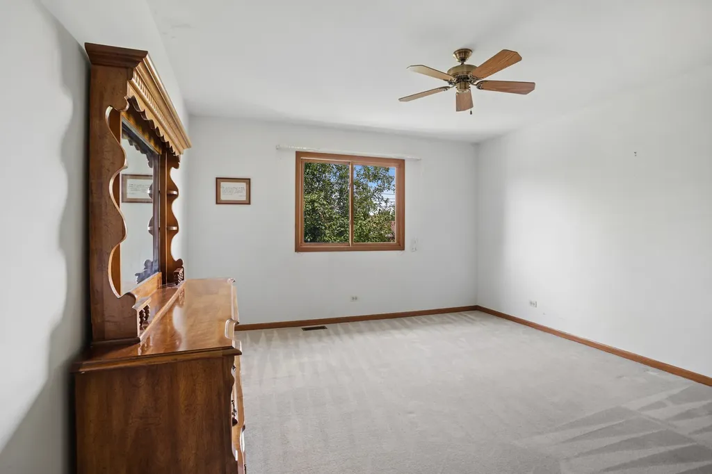1280 North Aspen Way Addison IL 60101