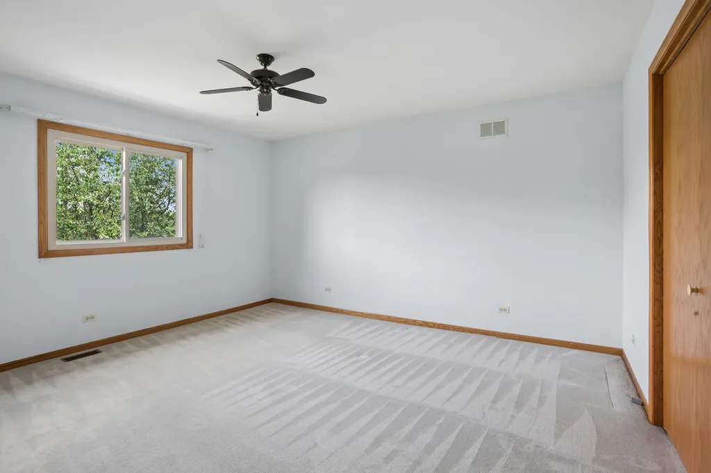 1280 North Aspen Way Addison IL 60101