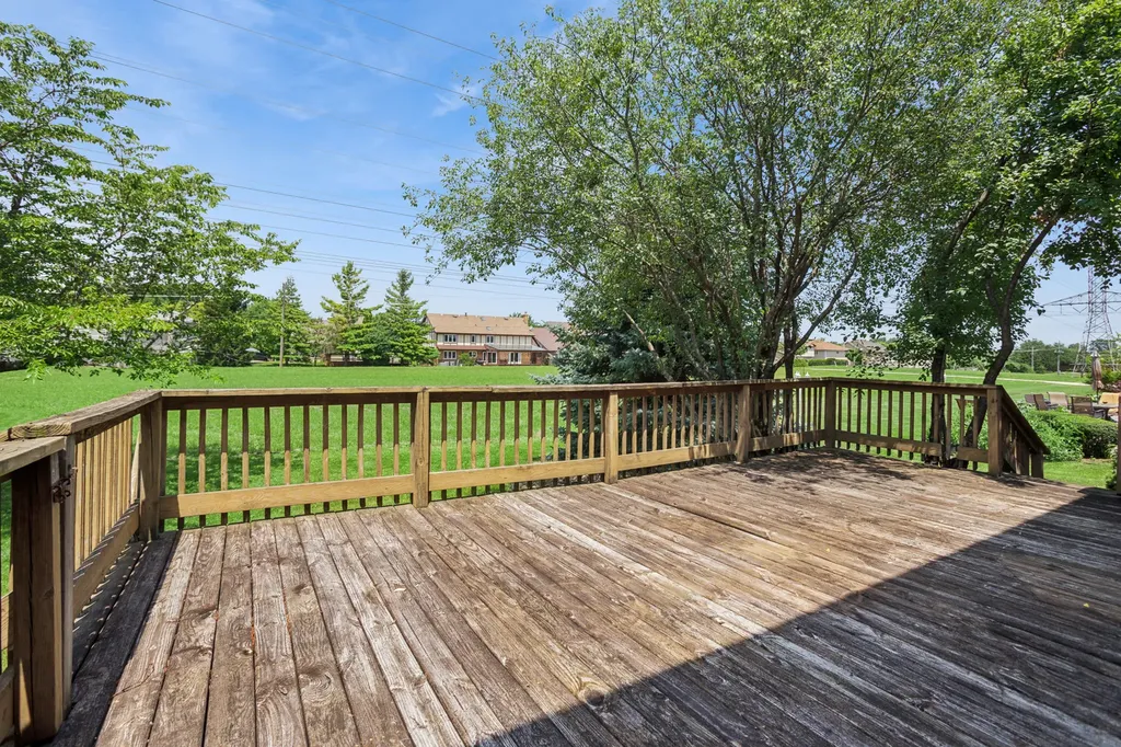 1280 North Aspen Way Addison IL 60101