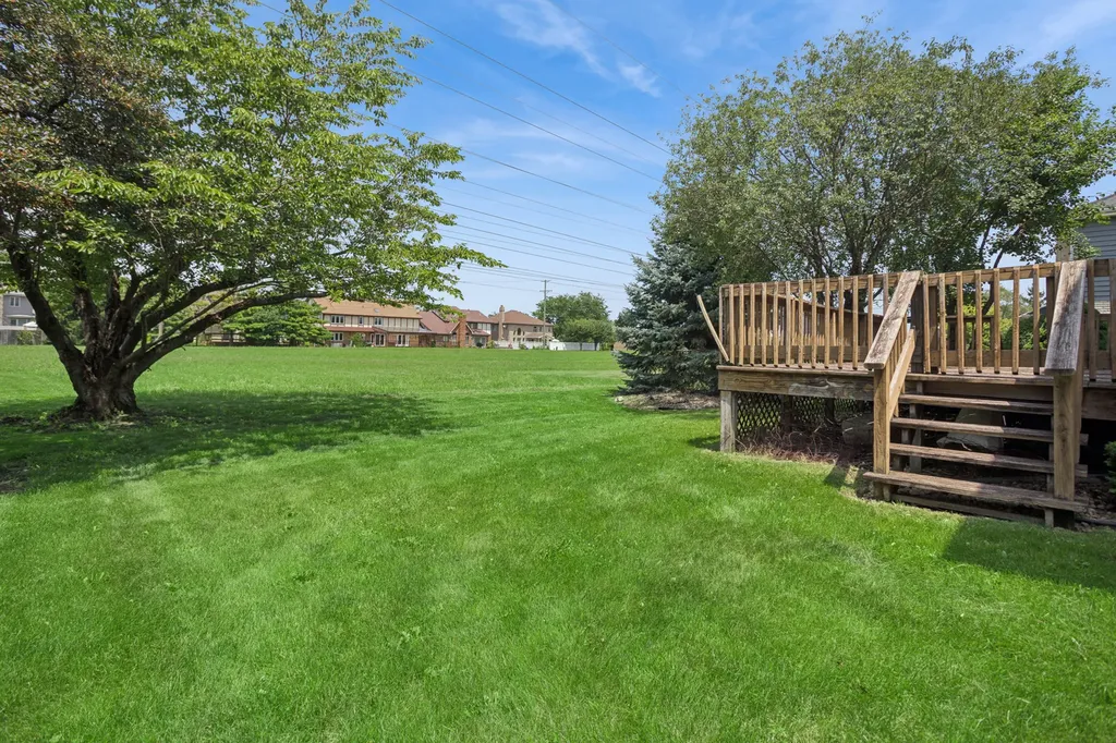 1280 North Aspen Way Addison IL 60101