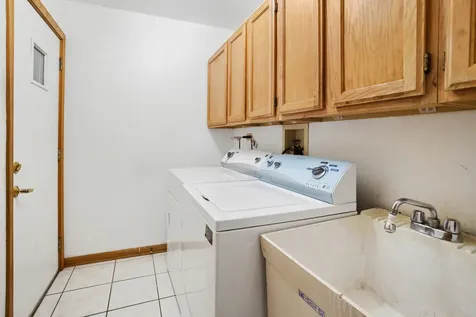 1280 North Aspen Way Addison IL 60101