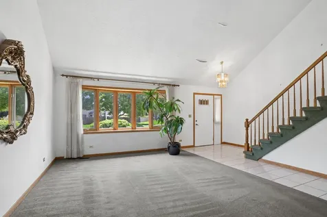 1280 North Aspen Way Addison IL 60101