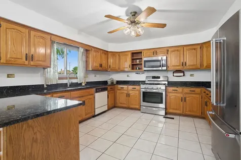1280 North Aspen Way Addison IL 60101