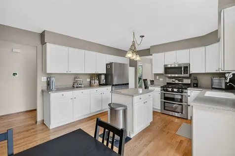 3305 West Nettle Creek Drive Morris IL 60450