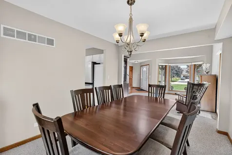 3305 West Nettle Creek Drive Morris IL 60450