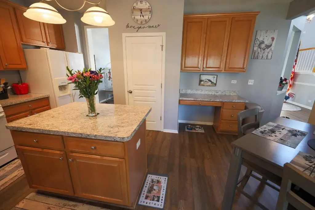 25133 West Gates Lane Plainfield IL 60585