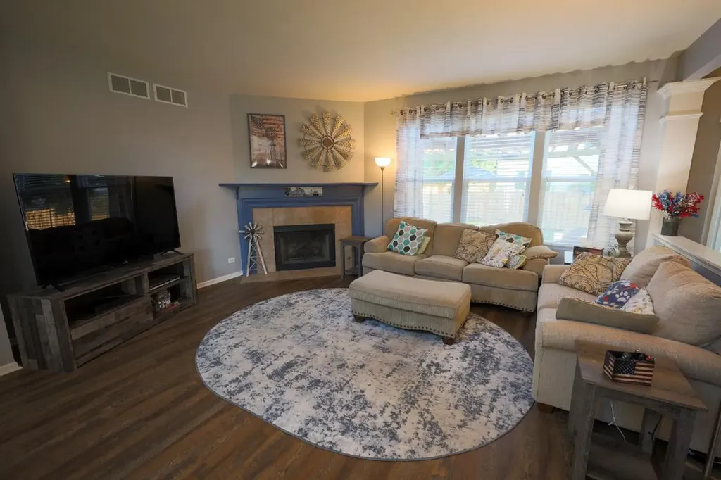 25133 West Gates Lane Plainfield IL 60585