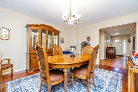 1312 North River Road Mount Prospect IL 60056