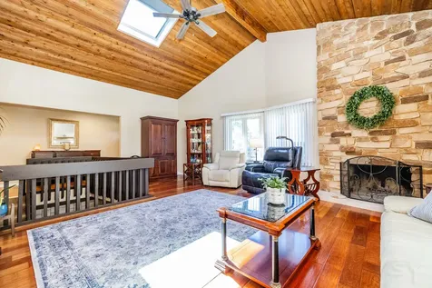 1312 North River Road Mount Prospect IL 60056