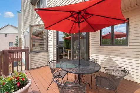 909 West Essex Place Arlington Heights IL 60004