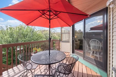 909 West Essex Place Arlington Heights IL 60004