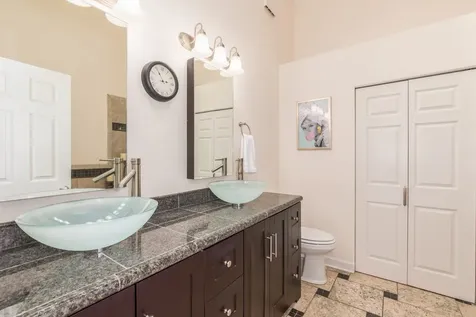 909 West Essex Place Arlington Heights IL 60004