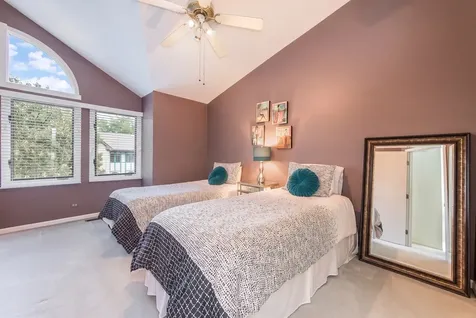 909 West Essex Place Arlington Heights IL 60004