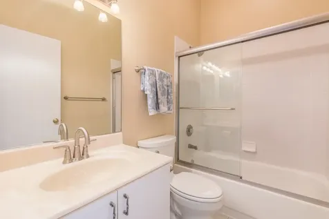 909 West Essex Place Arlington Heights IL 60004