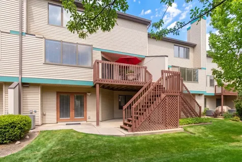 909 West Essex Place Arlington Heights IL 60004