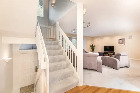 909 West Essex Place Arlington Heights IL 60004