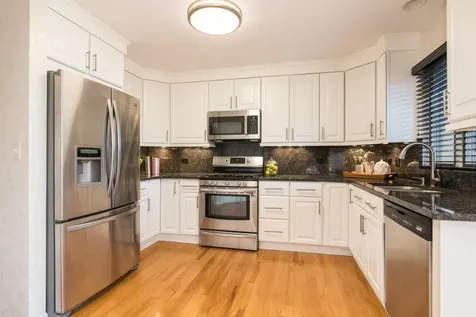 909 West Essex Place Arlington Heights IL 60004