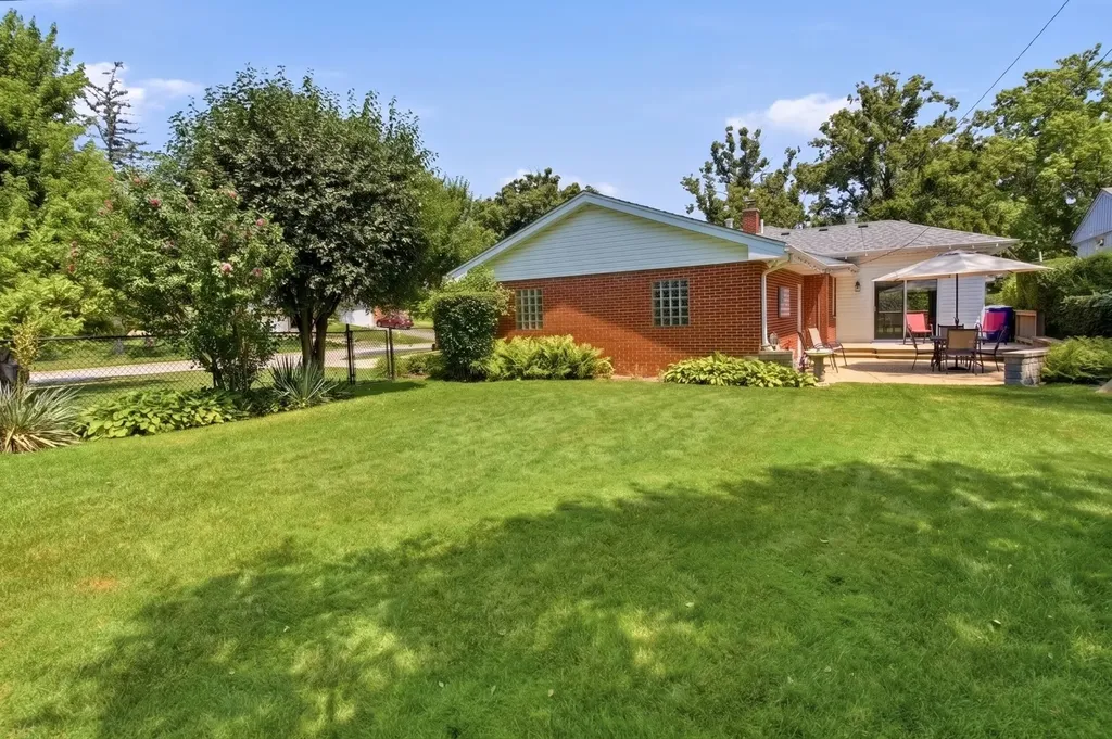 1125 61ST Street Downers Grove IL 60516
