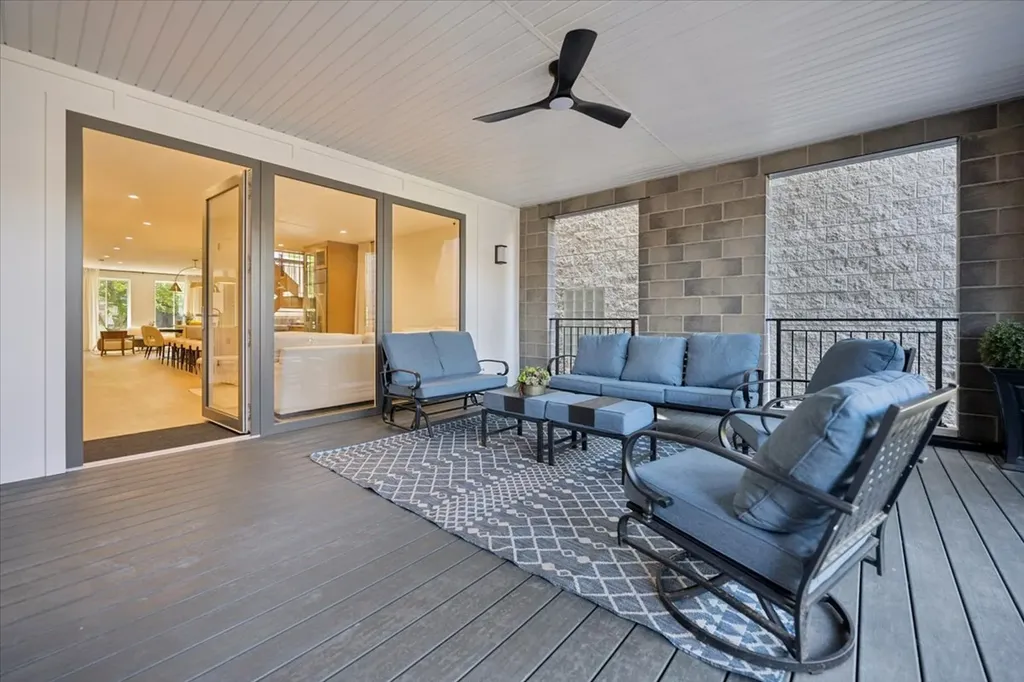 3739 North Clifton Avenue Chicago IL 60613
