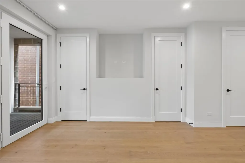 3739 North Clifton Avenue Chicago IL 60613