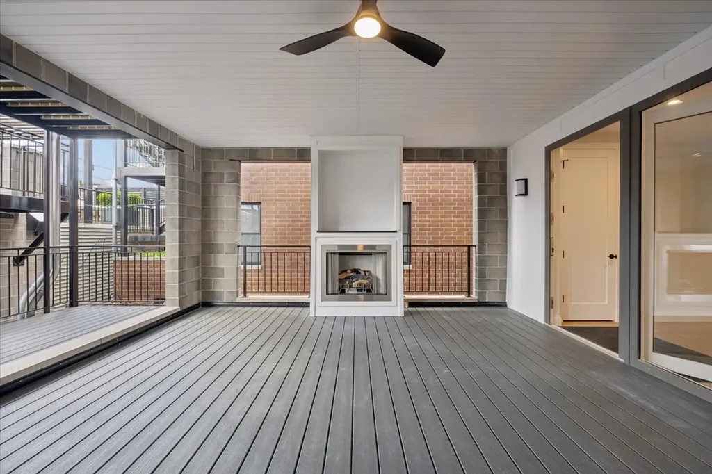 3739 North Clifton Avenue Chicago IL 60613