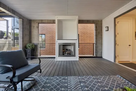 3739 North Clifton Avenue Chicago IL 60613