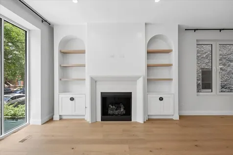 3739 North Clifton Avenue Chicago IL 60613