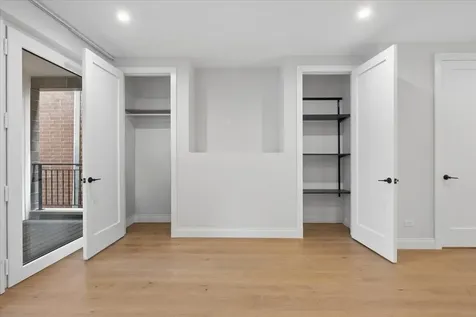 3739 North Clifton Avenue Chicago IL 60613