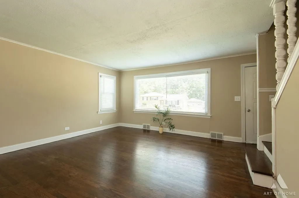 506 North Douglas Avenue Villa Park IL 60181
