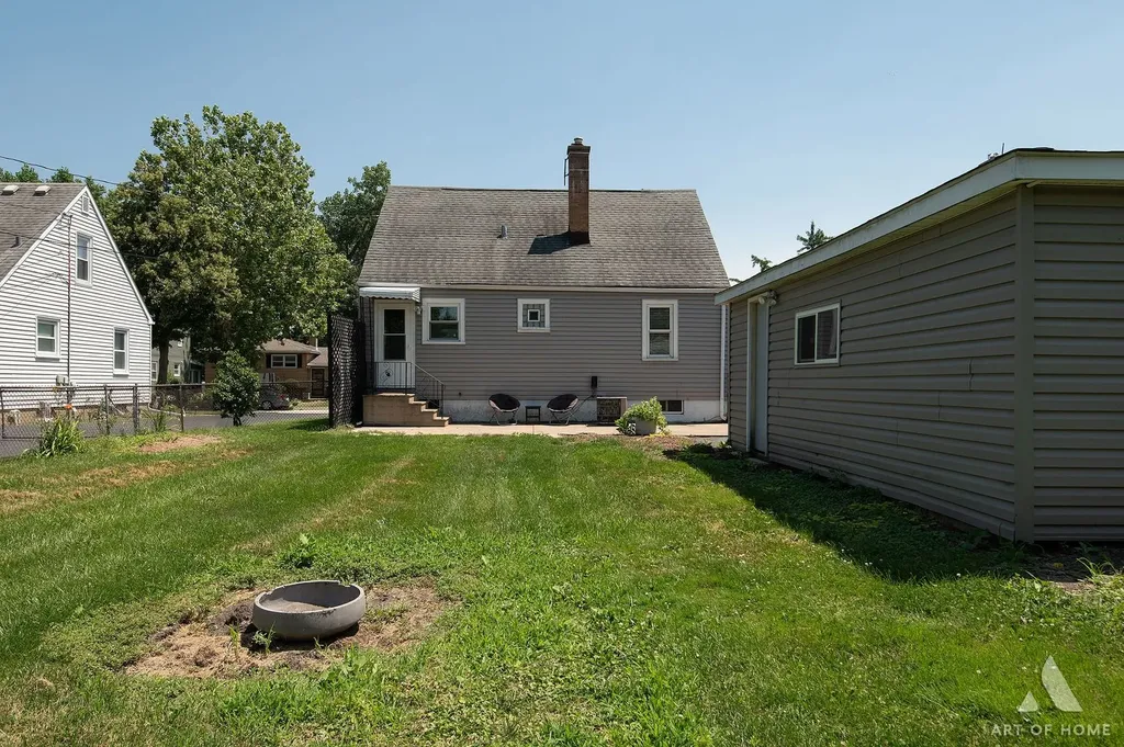 506 North Douglas Avenue Villa Park IL 60181