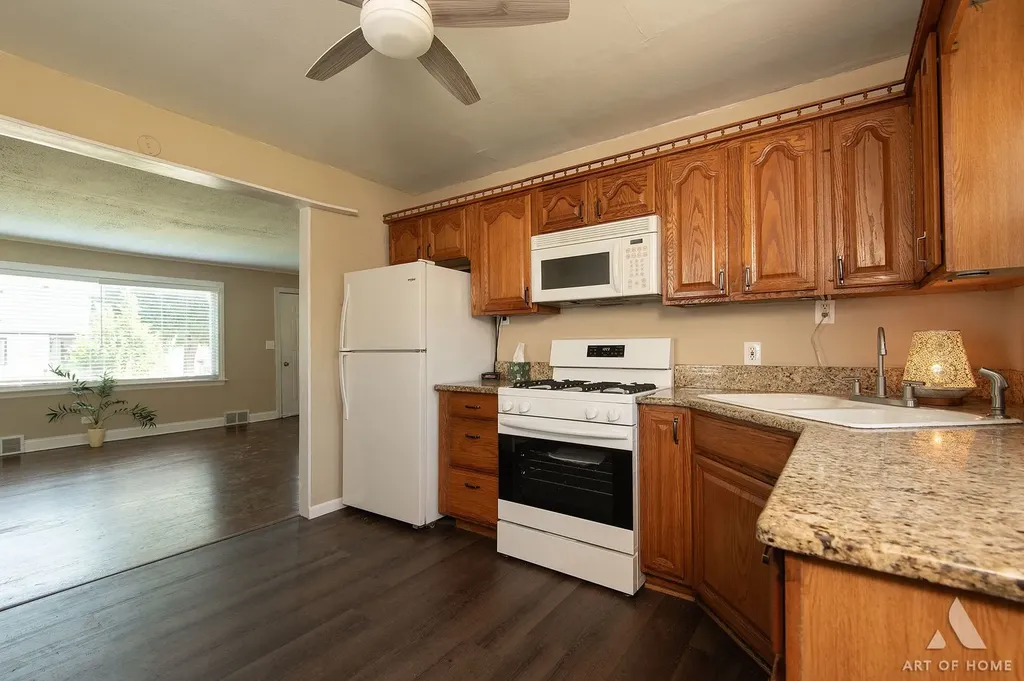 506 North Douglas Avenue Villa Park IL 60181