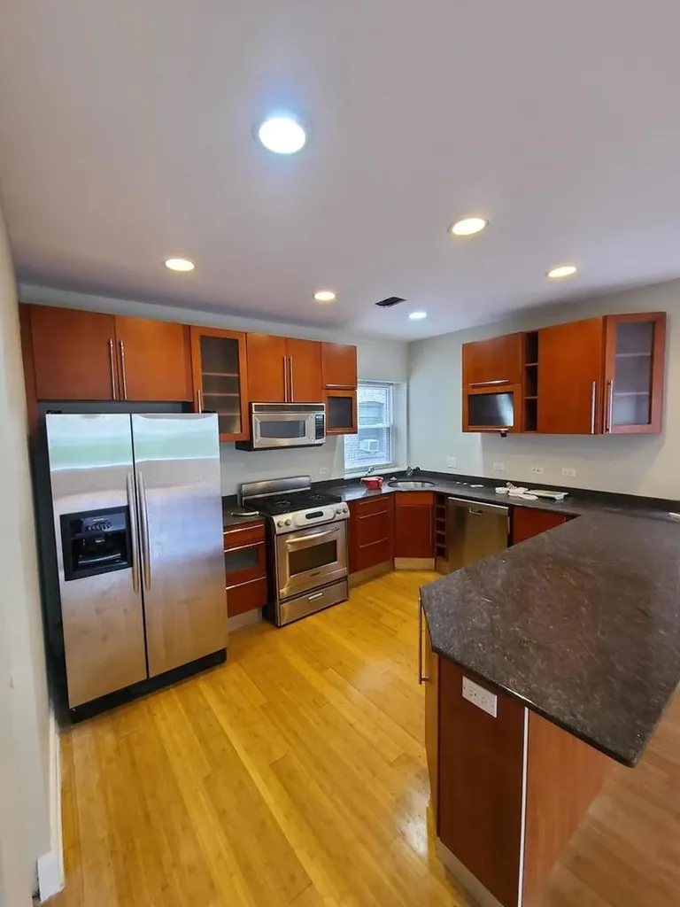 1748 East 73rd Place Chicago IL 60649
