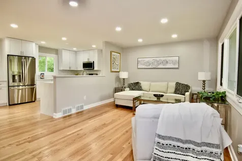 26890 North Longwood Road Lake Forest IL 60045