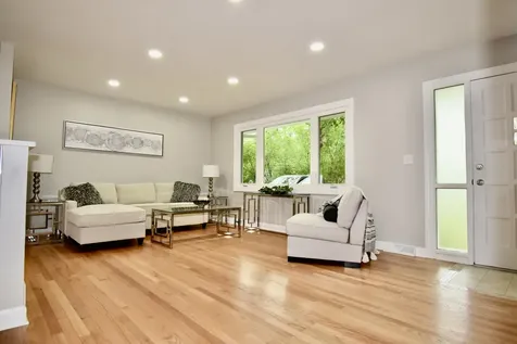 26890 North Longwood Road Lake Forest IL 60045