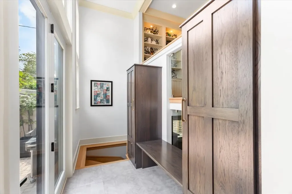 4123 North Oakley Avenue Chicago IL 60618