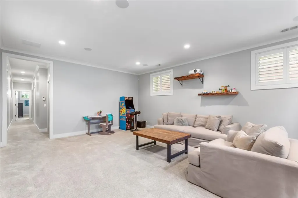 4123 North Oakley Avenue Chicago IL 60618