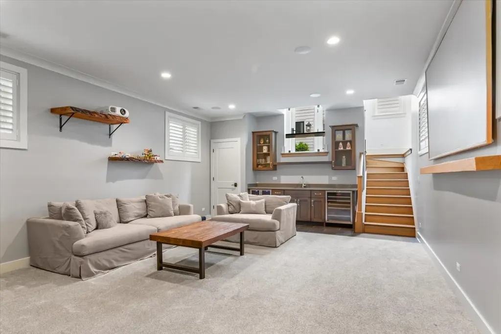 4123 North Oakley Avenue Chicago IL 60618