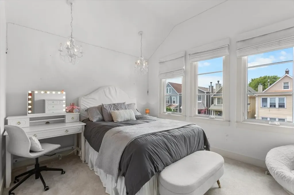 4123 North Oakley Avenue Chicago IL 60618