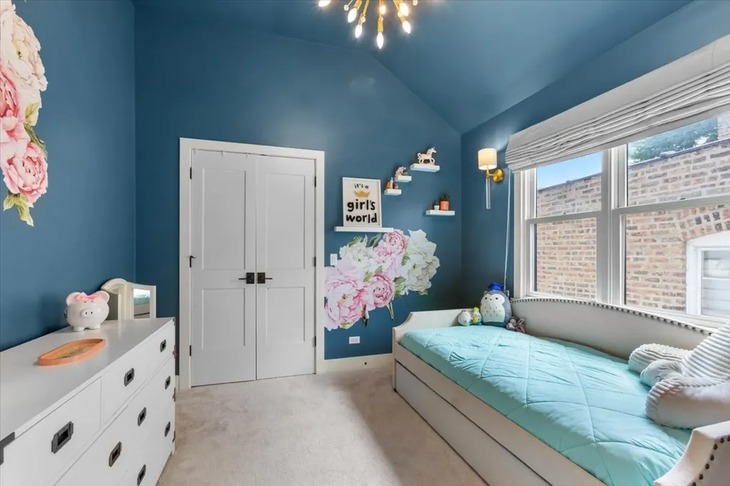 4123 North Oakley Avenue Chicago IL 60618