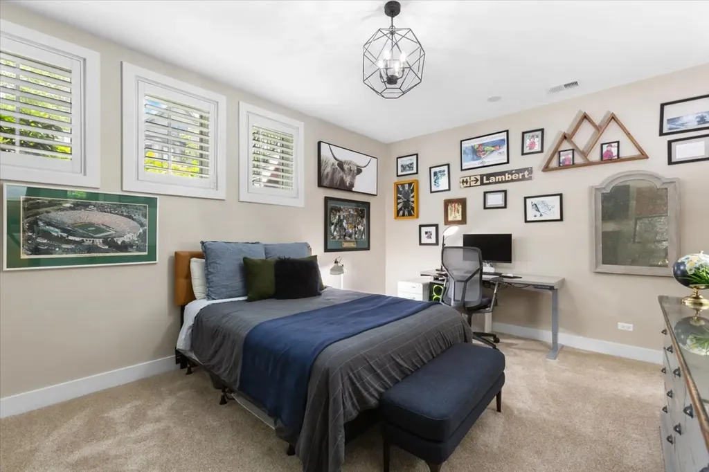 4123 North Oakley Avenue Chicago IL 60618