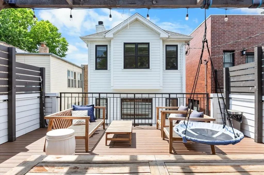 4123 North Oakley Avenue Chicago IL 60618