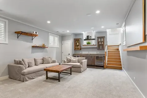 4123 North Oakley Avenue Chicago IL 60618