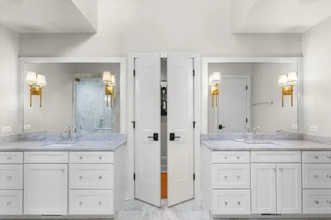 4123 North Oakley Avenue Chicago IL 60618