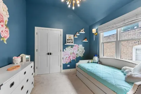 4123 North Oakley Avenue Chicago IL 60618