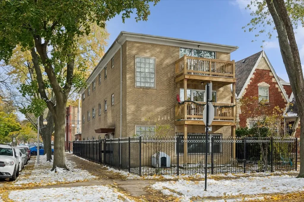 2623 West Arthur Avenue Chicago IL 60645